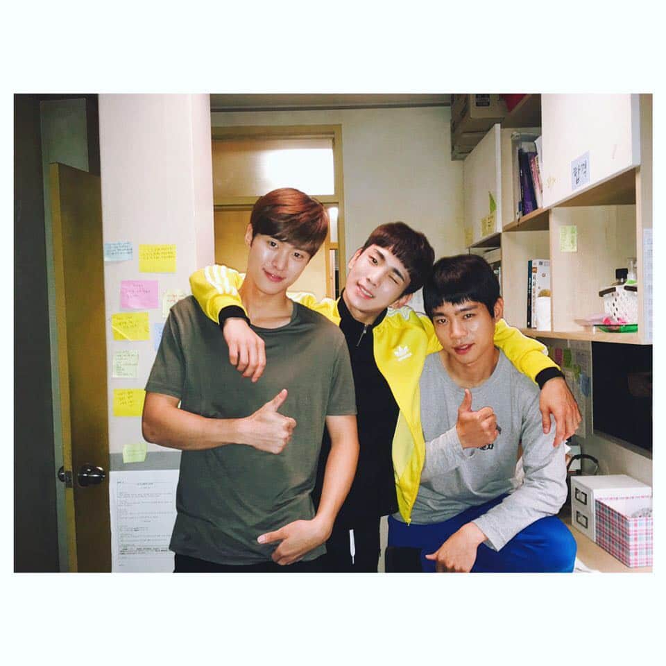 コンミョンさんのインスタグラム写真 - (コンミョンInstagram)「끝까지 화이팅!!!#혼술남녀14화#본방사수#공시생3인방#공명#기범#동영」10月18日 22時45分 - 0myoung_0526