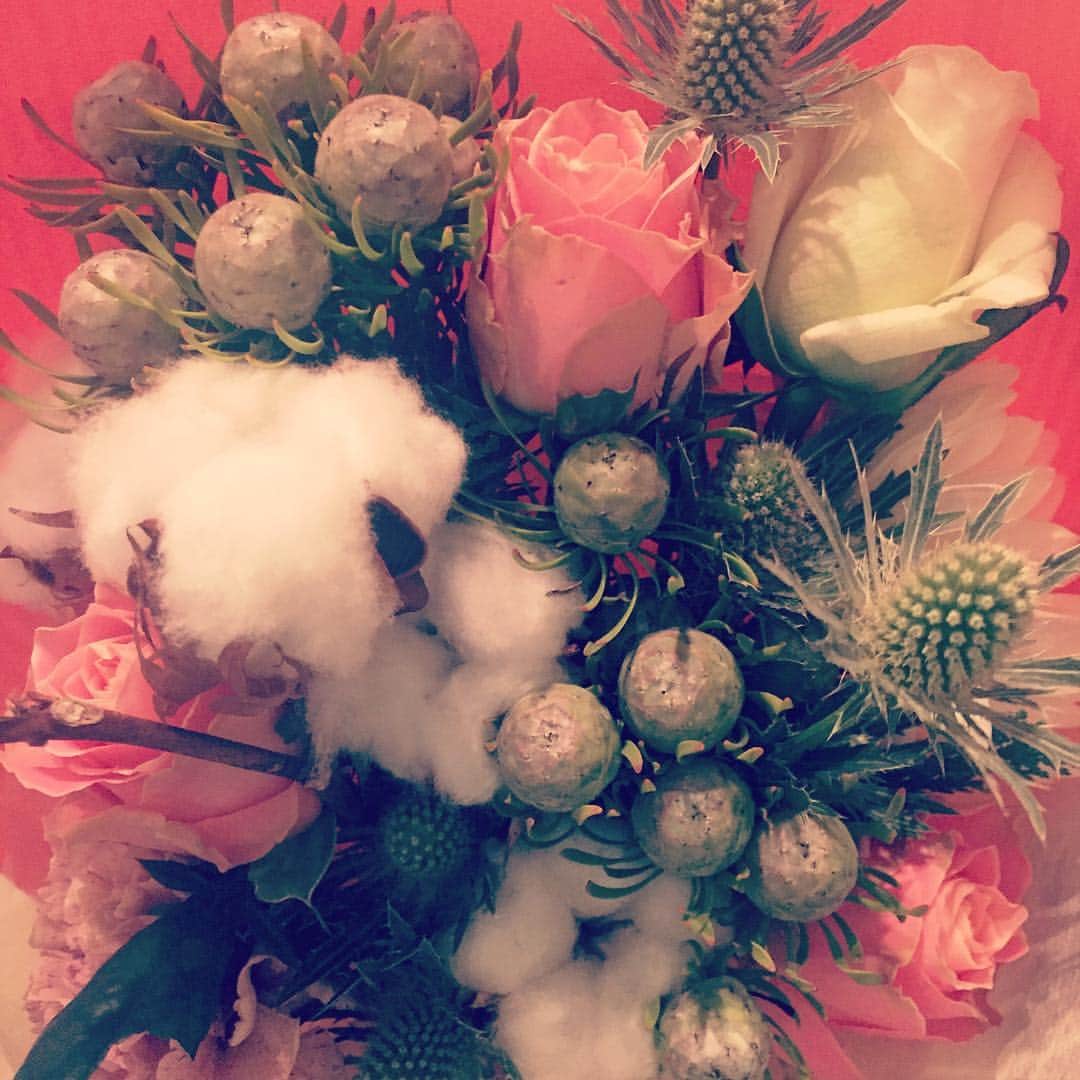 奈良裕也さんのインスタグラム写真 - (奈良裕也Instagram)「西麻布の家から歩いてすぐの花屋💐  いつもありがとう💕今回も可愛い💕 #bouquet」11月19日 13時15分 - yuyanara
