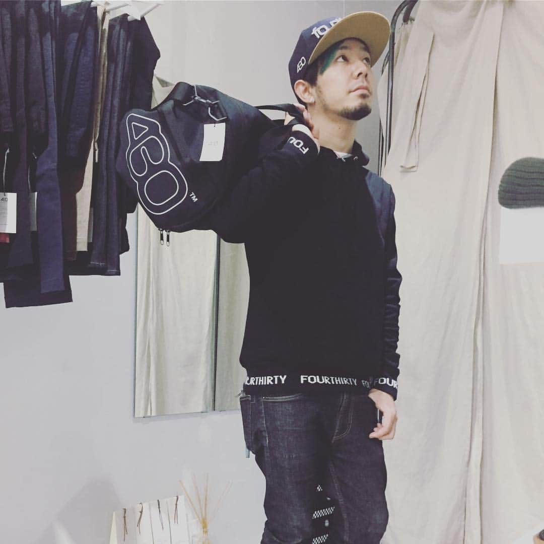 亜太のインスタグラム：「430(fourthirty) ＊ SP LOGO DRUM BAG ＊ 2017春の新作バッグ。 ツアーや旅行に最適なサイズ感。 しかも軽い。超オススメ。」