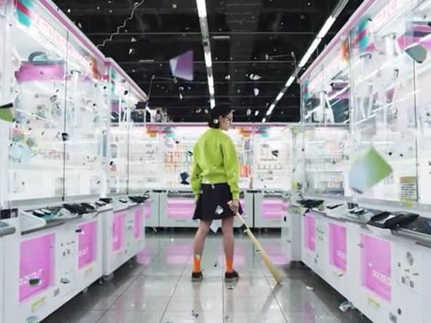 BŌMIのインスタグラム：「My new music video「A_B」is now coming out!Please check it out full version on youtube.(see my profile page) I hope you'll be like it. #musicvideo #maxilla #BOMI #A_B #motioncapture #share #MannequinChallenge #withoutmouth」