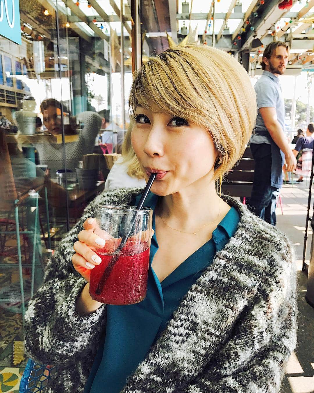 のインスタグラム：「🌴I'm in LA! 無事着きました❤️ Found a nice lunch spot by the Santa Monica Pier🏖✨サンタモニカピアの近くにいいランチスポットを見つけました👍🏻 Thank you for all of your comments on my last post btw😊 #lunch #tacos #beach #santamonica」