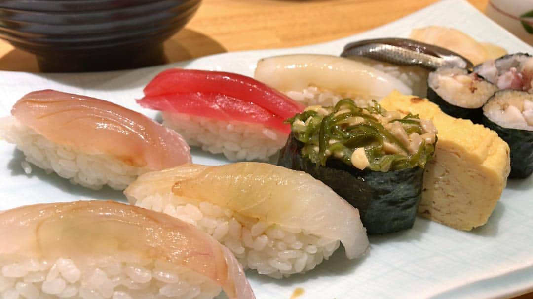 ハシュレコ（ハッシュタグ検索ツール）のインスタグラム：「🍣🍣🍣 #ハシュレコ #hashreco #寿司 #sushi #instafood #鮨 #sushitime #幸せだなあ💗💗💗 #japanesefood #飯テロ #ilovesushi #お寿司 #寿司屋 #sushi🍣 #💁🏻 #美味いぜ #渋谷 #shibuya #東京 #tokyo #japan」
