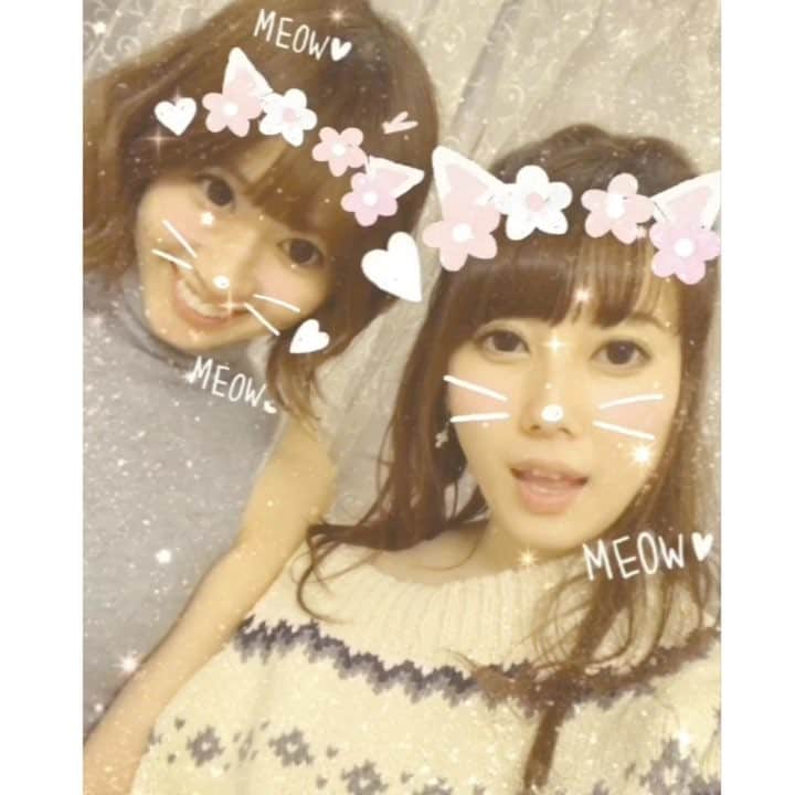佐倉知里のインスタグラム：「. Meow Meow 🐱🎀 . れいとの(@aoyamareiko33 ) snow遊び…🌙♡🌙✩* 今更すぎるアプリダウンロードପ(⑅ˊᵕˋ⑅)ଓ笑 . きゃいきゃい♡ . #girlsnight#lattenight . #イントロどん .」