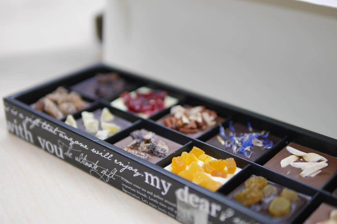 竹中一江のインスタグラム：「NEWチョコレートブランド#ポルト 💕 #サロンドロワイヤル  #porteSR」