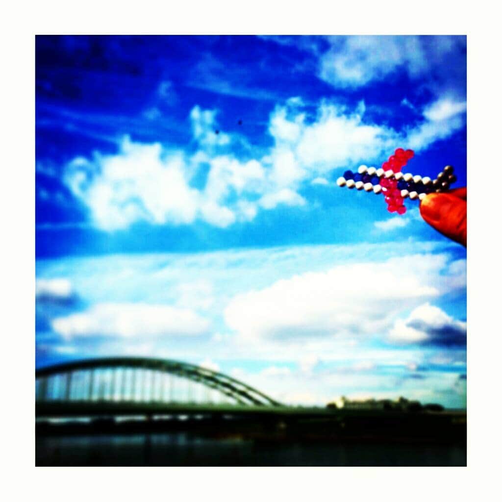 アクアビーズ公式さんのインスタグラム写真 - (アクアビーズ公式Instagram)「アクアビーズの飛行機♪空を飛んでるみたい♪  #アクアビーズ #aquabeads #エポック社 #飛行機 #かわいい #おしゃれ #空 #sky #toystagram  #instatoys #airplane」11月18日 17時13分 - epoch1958_jp