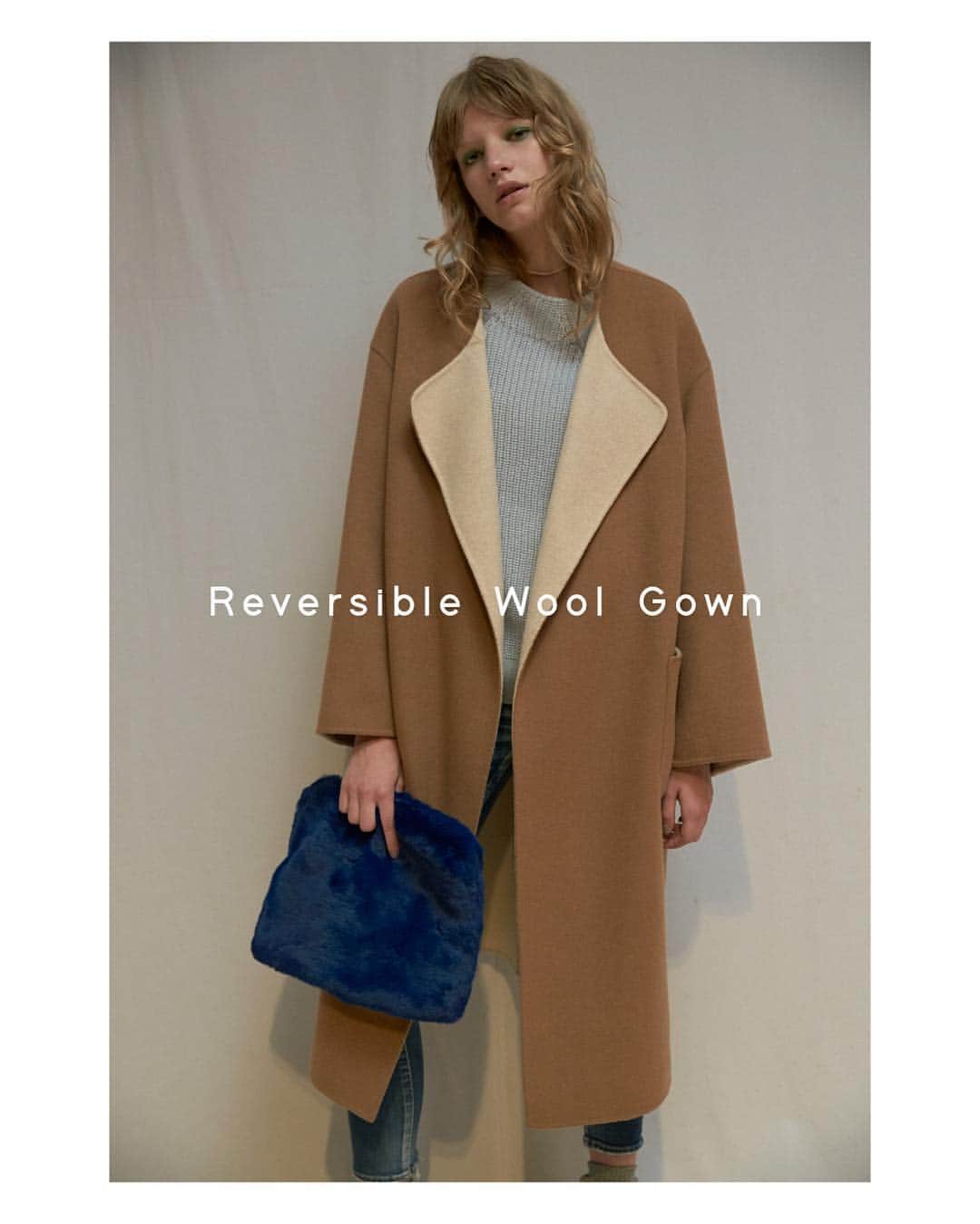 のインスタグラム：「MY BEST OUTER : REVERSIBLE GOWN ━━━━━━━━━━━━━━ ■ﾘﾊﾞｰｼﾌﾞﾙWOOL GOWN (SLY) BEG/GRY　￥23,000(+TAX) ━━━━━━━━━━━━━━ リバーシブル仕様で2つの顔を楽しめるガウン。ロング丈+ウール素材で暖かさもKEEP。 #SHELTTERSTYLEBOOK #sheltter #theshelttertokyo #styling #outfit #outfitpost #ootd #outer #coat #reversible #SLY」