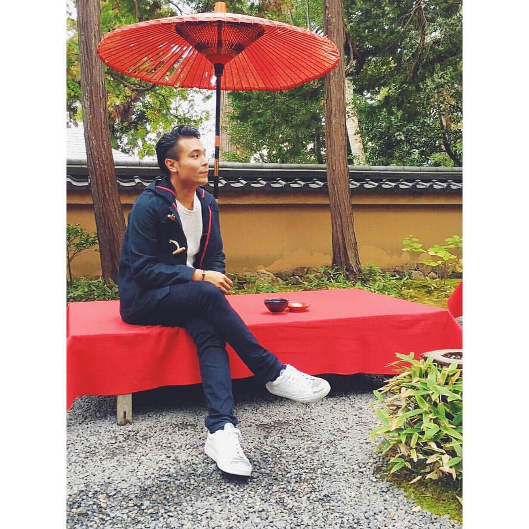 Takama Shibataのインスタグラム：「京都、金閣寺内にて。  #DUFFER #messagerie #GABBA #amb #ootd #outfit #fashion #ファッション #コーデ #服 #simple #シンプル #style #スタイル #日本 #japan #京都 #kyoto #和」