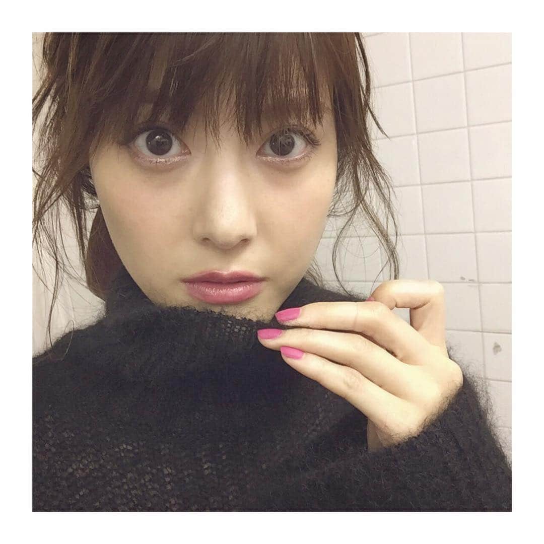 佐藤ありささんのインスタグラム写真 - (佐藤ありさInstagram)「MORE12月号の大特集は 『どっかに黒がいっちばん無敵！』」10月27日 20時20分 - satoarisa920