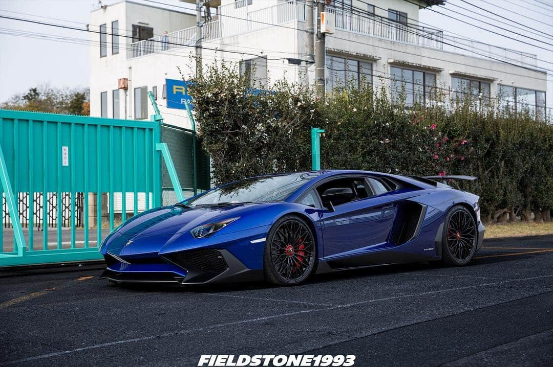 Fieldstone1993さんのインスタグラム写真 - (Fieldstone1993Instagram)「SV #Lamborghini #aventador #sv #lp750 #lp750sv #lambo #blue #japan #dank #supercar #italy #autoplaza #apdank」10月27日 23時26分 - fieldstone1993