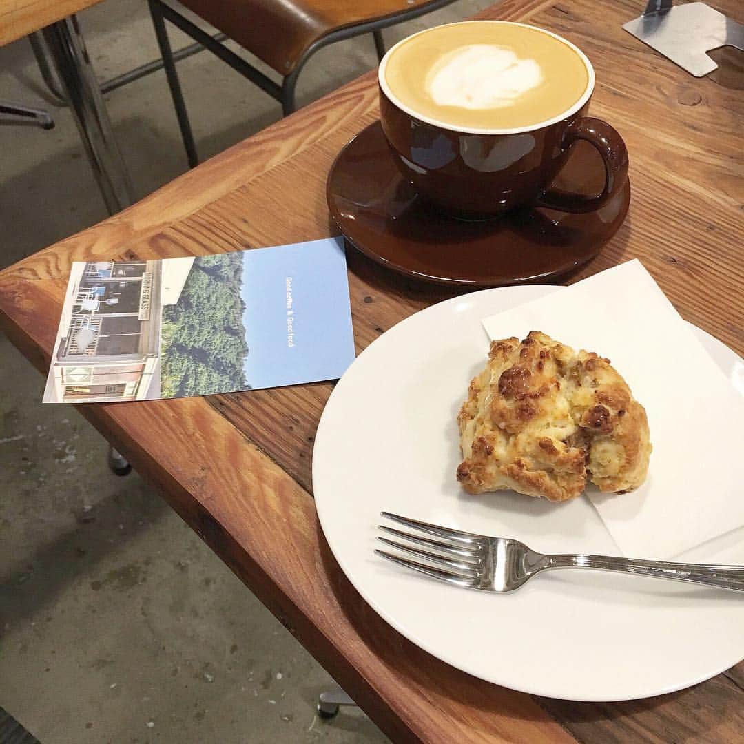 左近鈴乃さんのインスタグラム写真 - (左近鈴乃Instagram)「. ハワイ発のカフェらしい🌴🍪 . #goodmorningcoffee」10月28日 0時22分 - suzuno_sakon