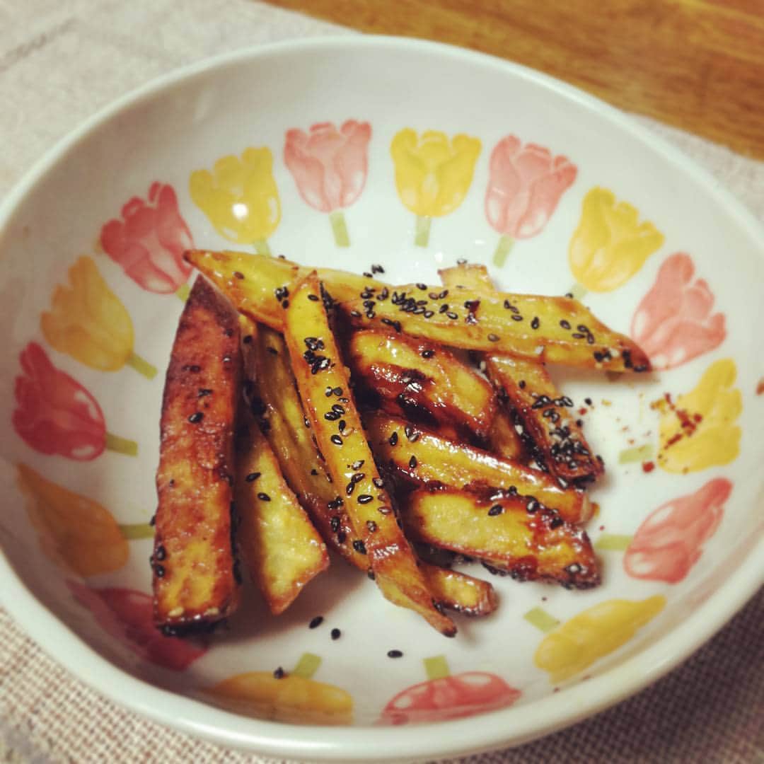 石川翔子のインスタグラム：「さつまいもの行く末🍠」