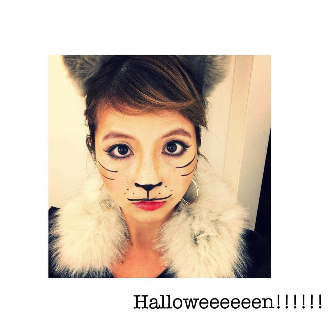 長崎莉奈のインスタグラム：「会社でHalloween締め会でした〜。 テーマはキャラクターだったので、私は劇団四季のキャッツを。←キャラクター？ 楽しかったー！ #halloween #fun #enjoy #night #follow4follow #instagood #instafashion #instahalloween #cats #劇団四季 #キャッツ #like4like」