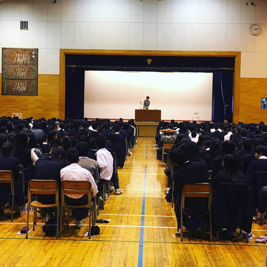 大林素子のインスタグラム：「調布市立第３中学校の皆様、今日はありがとうございました！素敵な学園生活を👍」