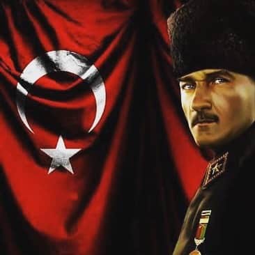 サリフ・ウチャンのインスタグラム：「Cumhuriyetimizin 93. Yılı kutlu olsun. Nice 29 Ekim'lere...」
