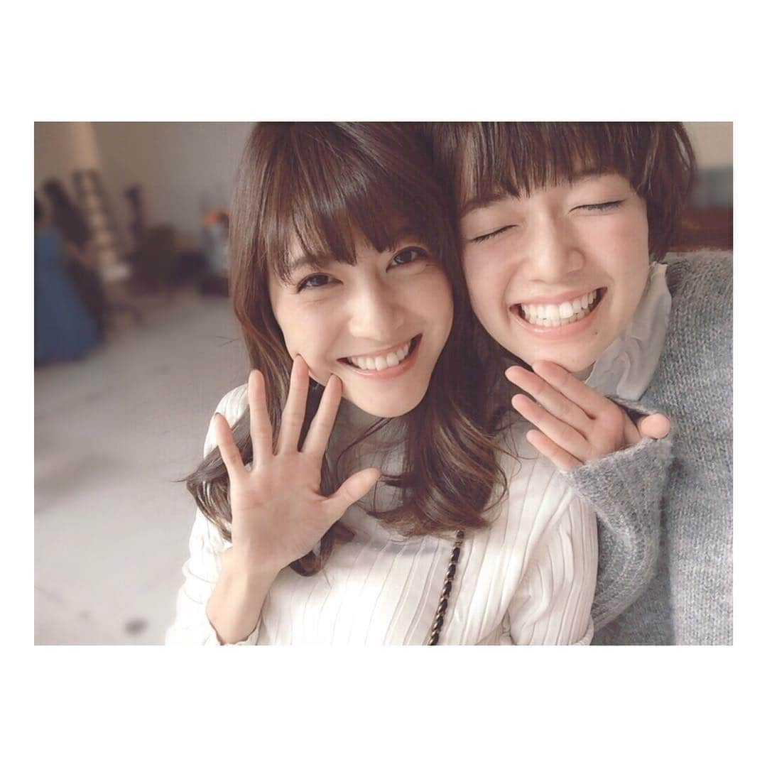 佐藤ありささんのインスタグラム写真 - (佐藤ありさInstagram)「10／31（月）～11／6（日） 新宿駅のメトロプロムナードに MOREの大型ポスターが！！！ 佐藤姉妹の仲良しショットが目印です😘✨ 渋谷駅と梅田駅にもあります！ お近くに行った際は、 ぜひチェックしてみてください🎵」10月30日 18時04分 - satoarisa920