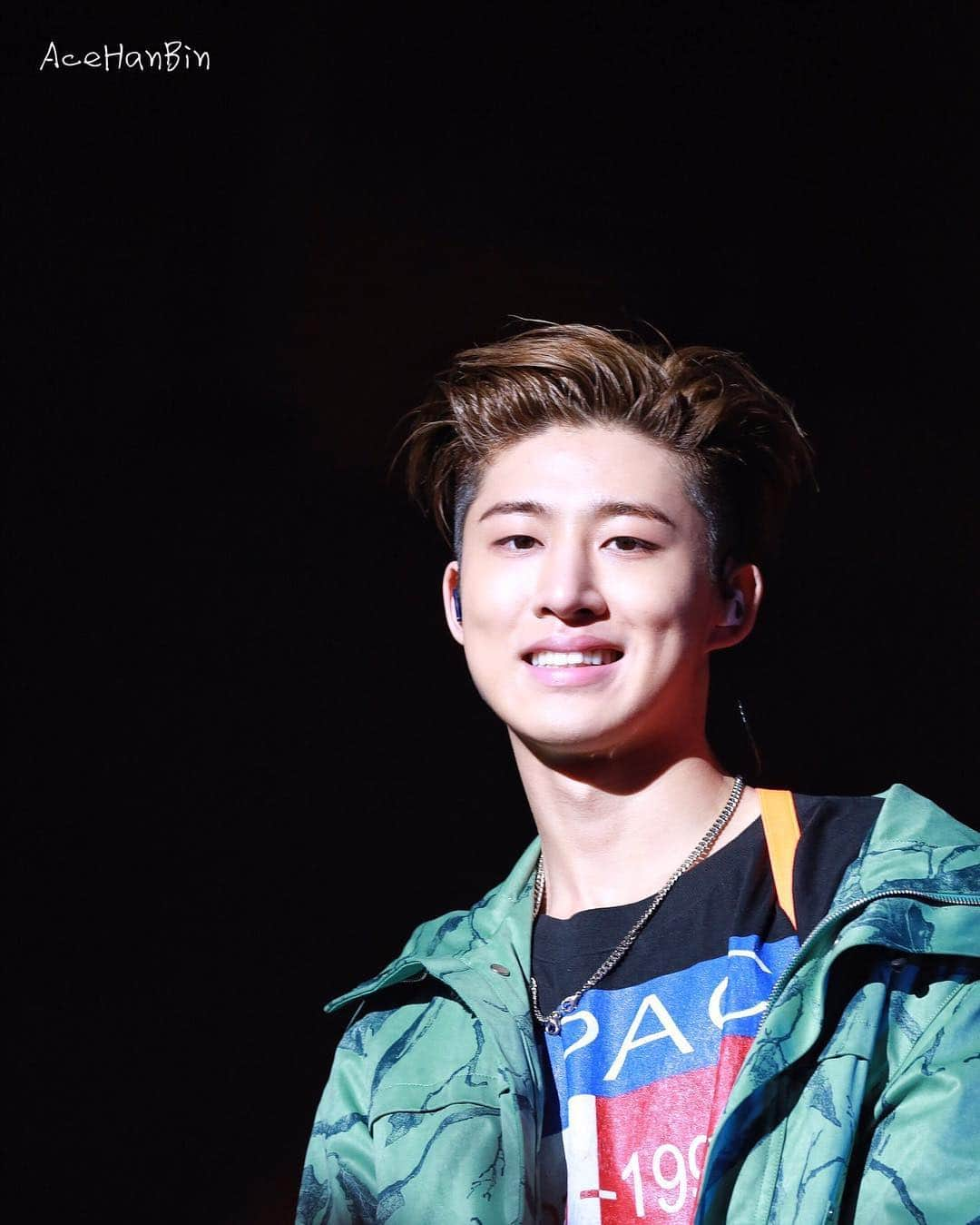 キム・ハンビンのインスタグラム：「please put on this smile as always 💖 #ChrismaBIDay #iKON #BI #Bobby #Jinhwan #Junhoe #Yunhyeong #Donghyuk #Chanwoo #Hanbin #KimHanbin #KimJiwon #KimJinhwan #KooJunhoe #SongYunhyeong #KimDonghyuk #JungChanwoo #CharismaHanbin #Airplane #RhythmTa #MyType #Apology #Anthem #YG #YGfamily #YGArtists」