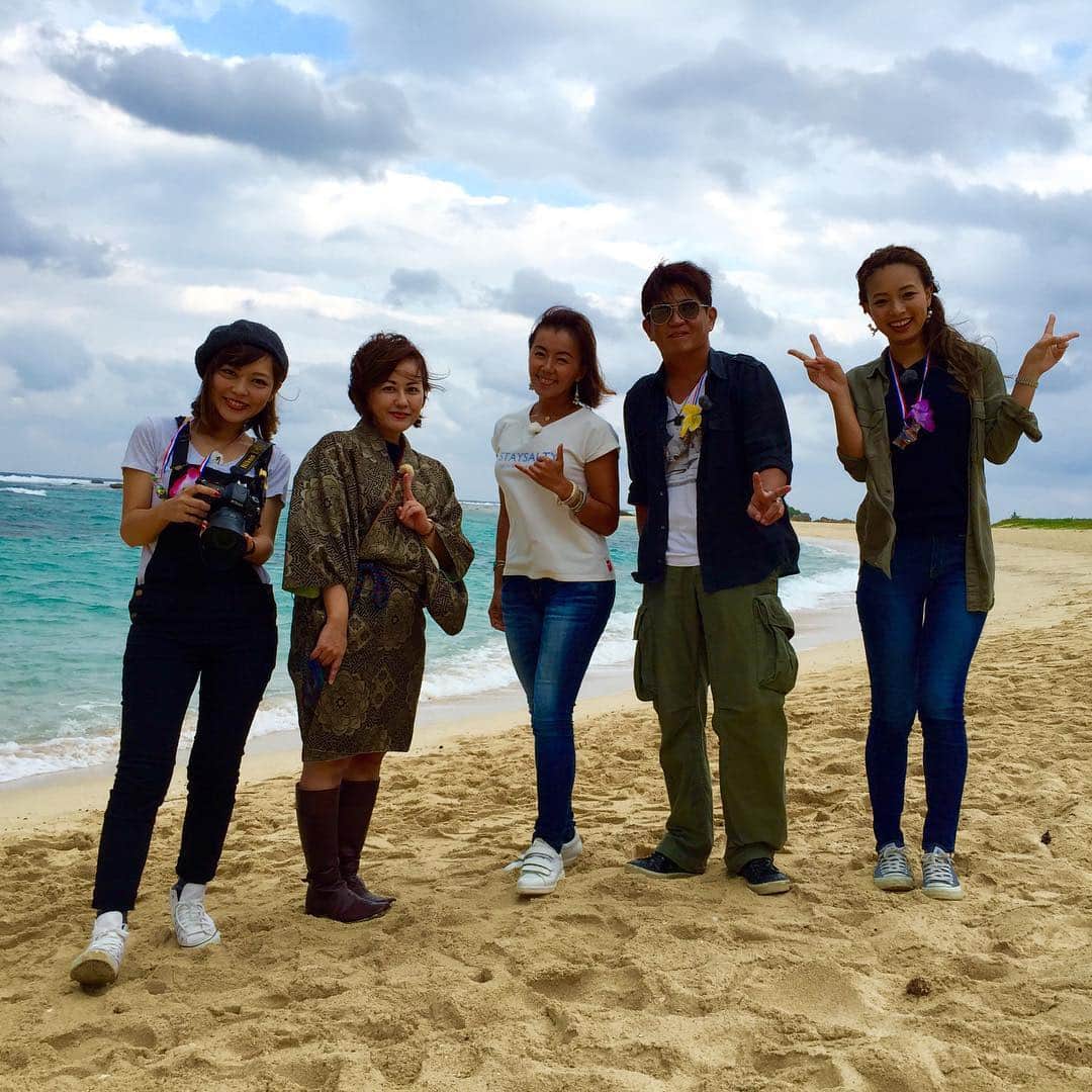 田中律子さんのインスタグラム写真 - (田中律子Instagram)「奄美大島に撮影に来てます💙 これから、けいはん食べて、パラセーリングに行って来ます❗️ #奄美大島 #けいはんひさ倉  #お天気いまいち #パラセーリング」10月31日 10時50分 - ri2kotanaka