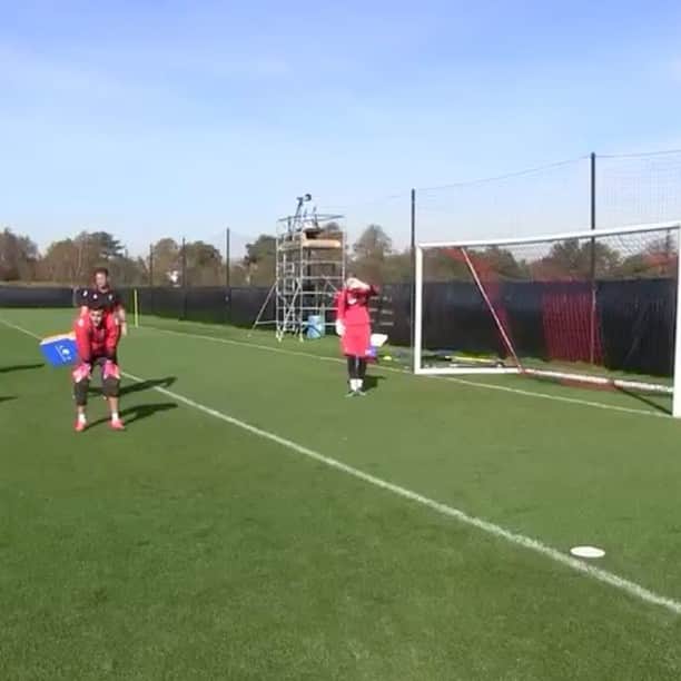 アダム・フェデリチのインスタグラム：「🤔🤔🤔🤔⚽️⚽️⚽️」
