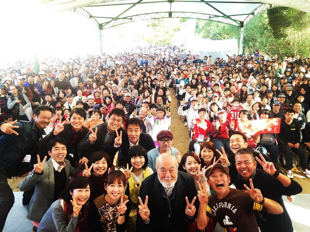 中根夕希のインスタグラム：「フードフェスティバル2016🍖 毎年恒例！ 全全全パーソナリティ大集合✨✨✨ 今年もありがとうございました😘💓 #フードフェスティバル #ラジオステージ #rccラジオ #パーソナリティ大集合  #笑った笑った #今年も人がいっぱい😳  #ありがとうございました #rcc #広島」