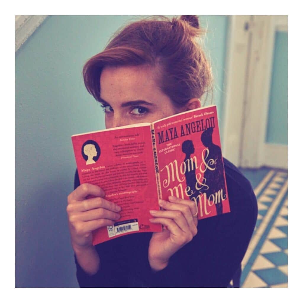 エマ・ワトソンのインスタグラム：「@oursharedshelf's Nov & Dec book is #Mom&Me&Mom by Maya Angelou」