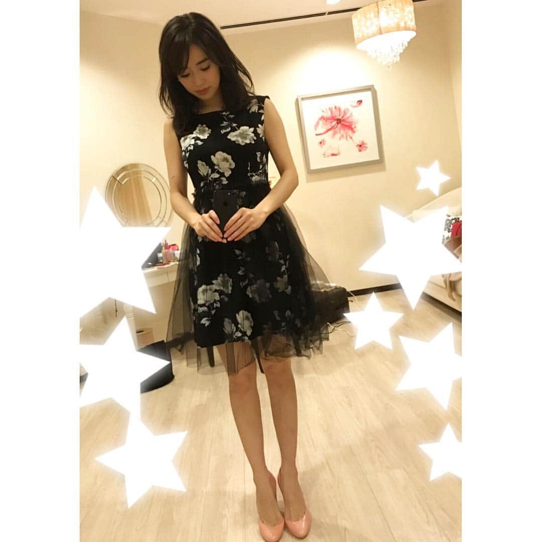 泉里香さんのインスタグラム写真 - (泉里香Instagram)「今夜23:30〜BS JAPAN 📺 「結婚式挙げてみませんか？」にゲスト出演させて頂きます💕 最近の結婚式について色々と紹介されるので、 ぜひ見て頂きたいです💒💍 #収録で来たドレス👗 #BSJAPAN#TV#結婚式」11月1日 20時58分 - rika_izumi_