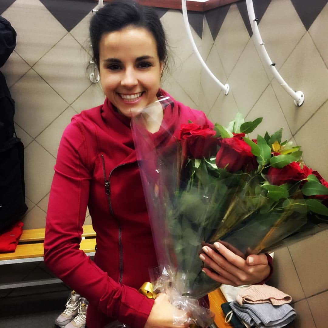 のインスタグラム：「Happy Birthday to Sara」