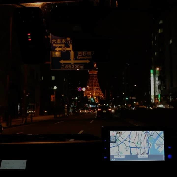 ダン・エストリンのインスタグラム：「Always great to be back in Tokyo. Feels like home. Strolling with @hansol007」