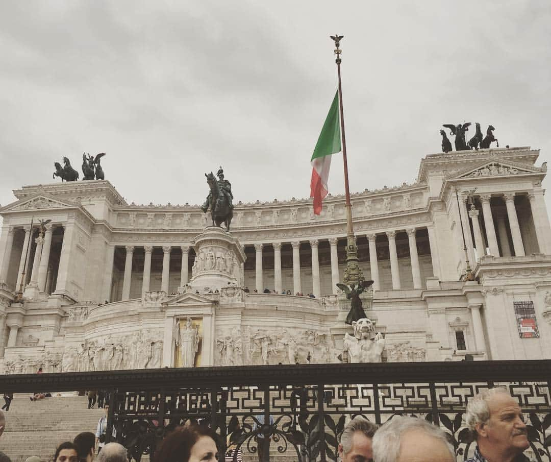 アンドレア・ファッブリのインスタグラム：「#roma #rome #history #sightseeing」