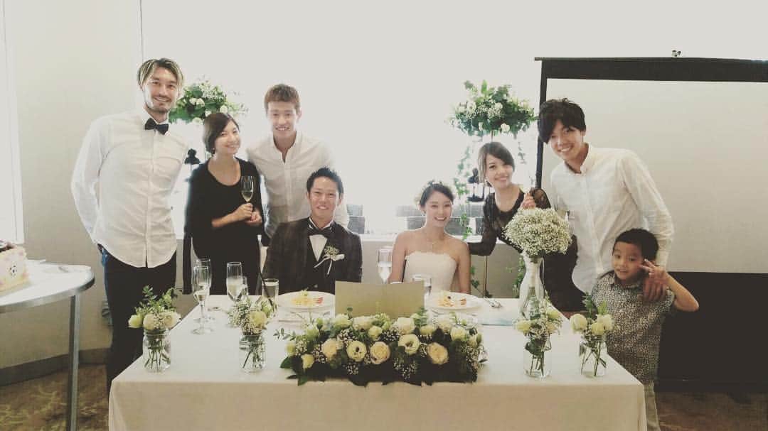 福田健人さんのインスタグラム写真 - (福田健人Instagram)「たけ&みずほ💐おめでとーー！！ いつまでもお幸せに🙏☺️ #singapore #wedding #congratulations🎉🎉 #中武駿介 #白井瑞穂」11月6日 20時20分 - kento_fukuda_5
