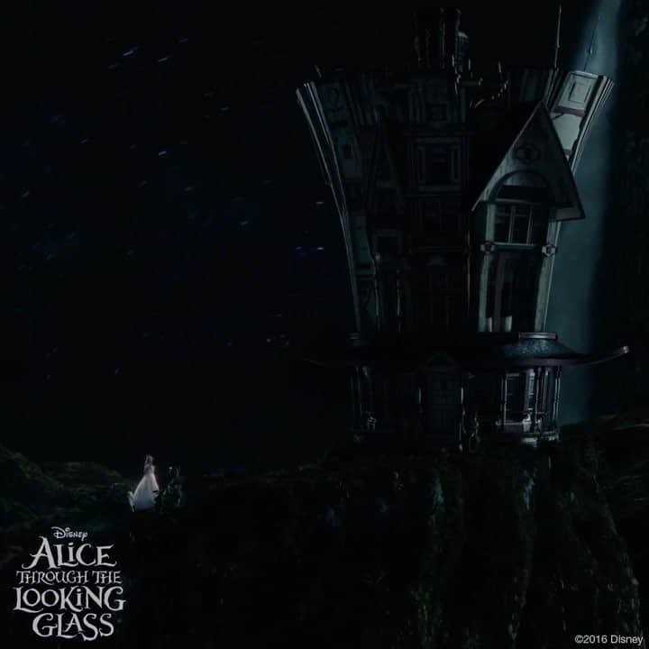 Disney Aliceのインスタグラム：「Where has the time gone? #DaylightSavings」