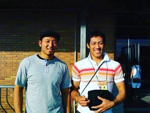 銘苅淳さんのインスタグラム写真 - (銘苅淳Instagram)「Tetsu 元気？？ #なで肩 #いかり肩 #肩幅 #ポロシャツの襟は立てたい派 #ポロシャツの袖は腕の太さで遊ばないのは当たり前 #2009年頃 #メカルさん変わらない」11月7日 7時21分 - mekaru_atsushi