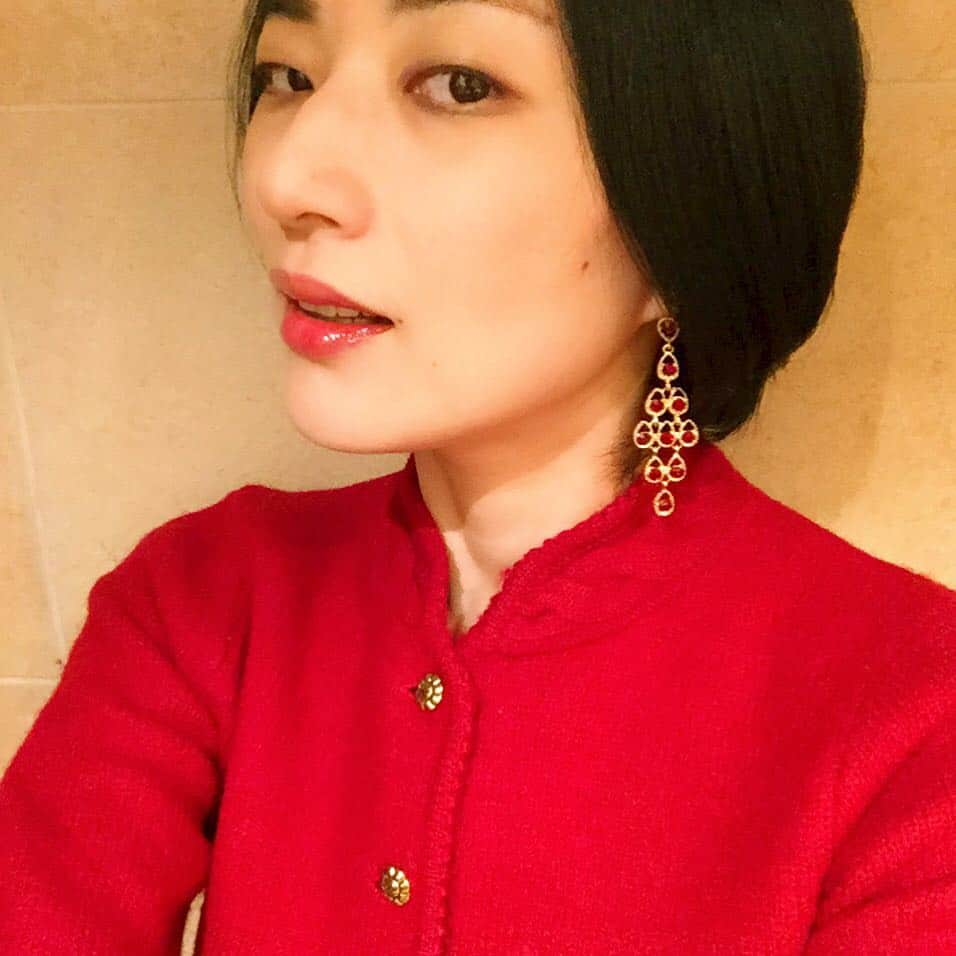 雨宮まみさんのインスタグラム写真 - (雨宮まみInstagram)「なんとなく民族風な感じのピアスと服をおろした」11月7日 22時16分 - mamiamamiya