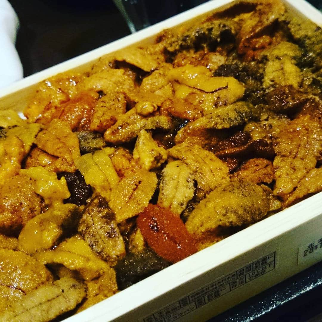 大林素子のインスタグラム：「ウニ❤沢山食べて元気でた󾬌」