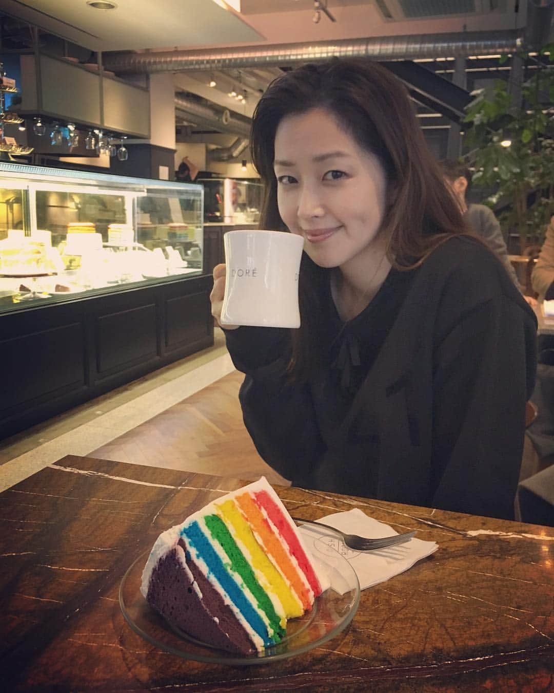 笛木優子のインスタグラム：「このケーキどう？🍰🌈 今日も9時からは レディダヴィンチの診断 よろしくお願い申し上げます🌟🍴 #レディダヴィンチの診断 #レディダヴィ」