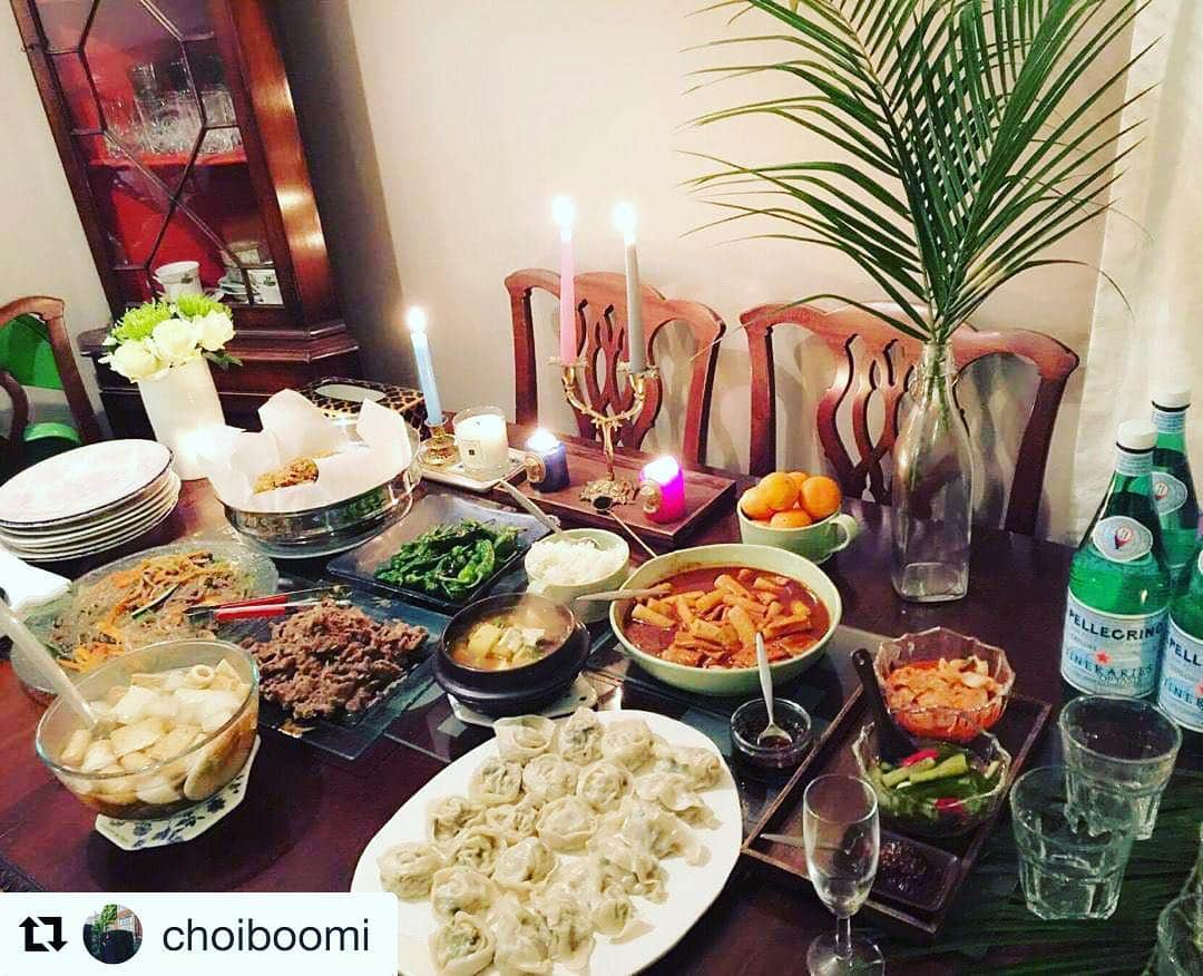 キム・ジソクのインスタグラム：「형수님이 난생 처음해주신 음식. #따뜻한호스팅#familytime#고맙습니다#여기가서울인지런던인지#밤새달려달려#58도금문고량주소주샴페인#가족친구조카끼리달려달려」