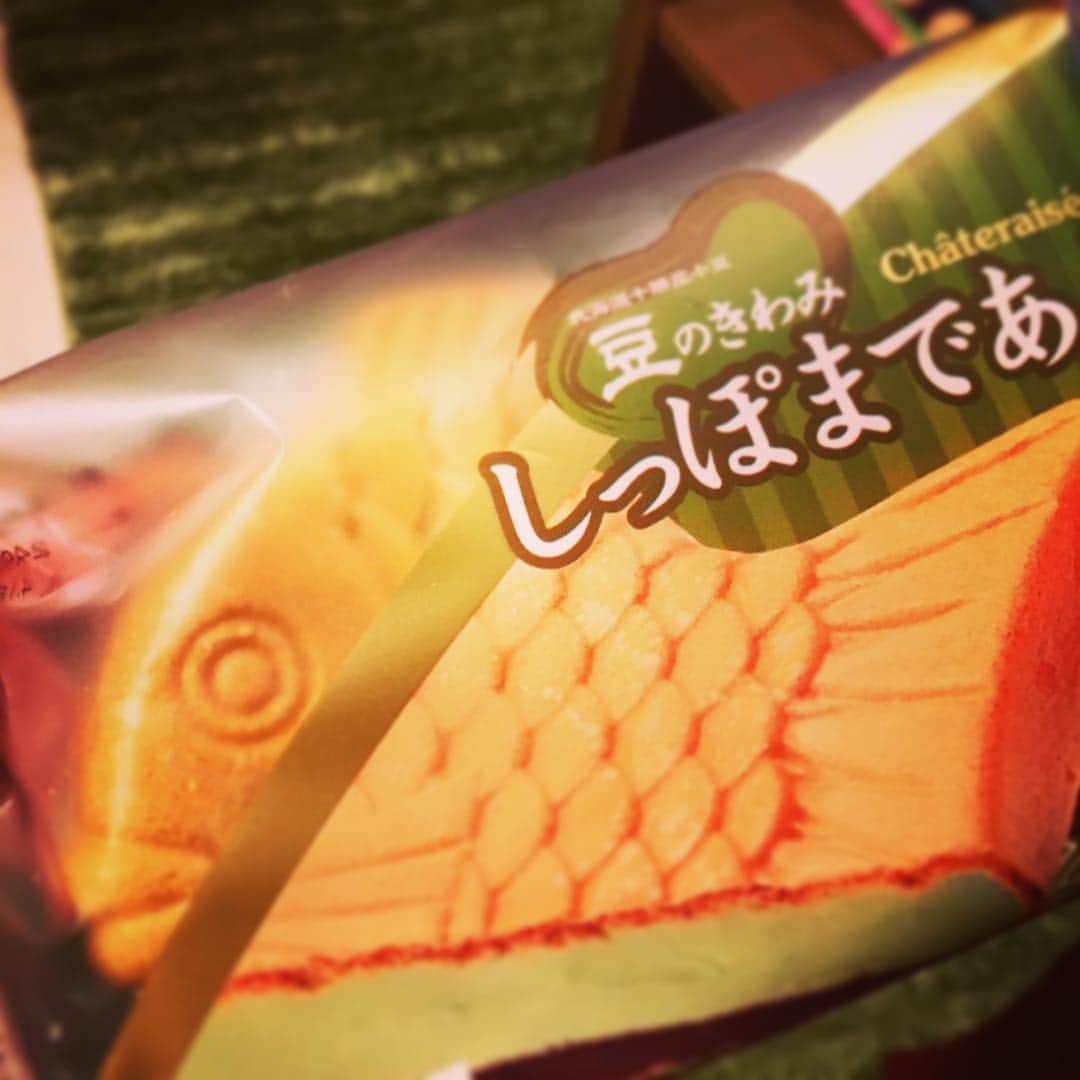 祖父江大輔のインスタグラム：「#たい焼きくん#寒くなるとアイスが食べたくなる」