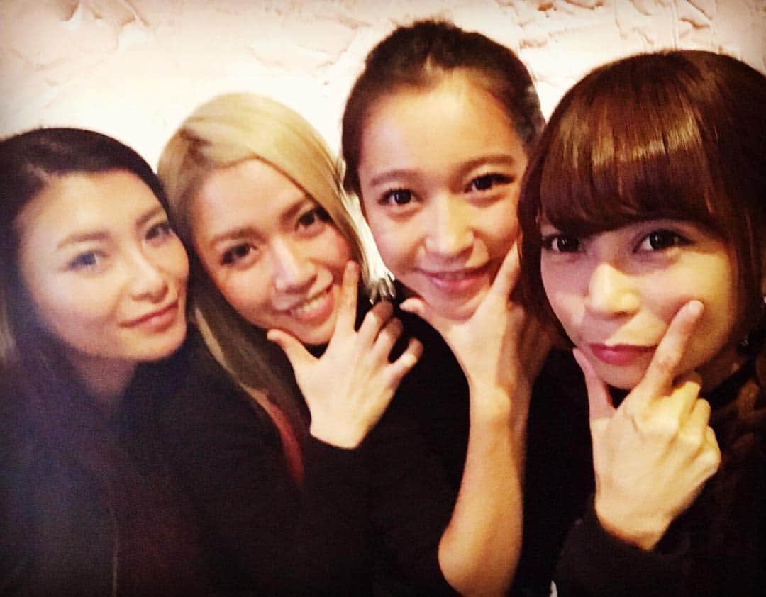 のインスタグラム：「今日の写真ではありませんが。先日ハルカがお誕生日でした。ハルカが好きそうだと思う人と物を集めたらドンピシャで当たって嬉しかったな。 #HappyBirthday #ハルカ #おめでとう #本当におめでとう #いつもありがとう #この日会えた皆様もありがとう #大好きな人たち」