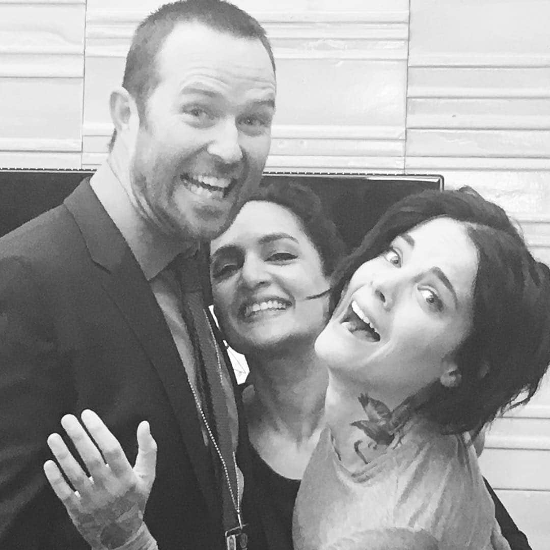 アーチー・パンジャビさんのインスタグラム写真 - (アーチー・パンジャビInstagram)「This is what it's like on #blindspot in between takes with @sullygram77 & @jaimiealexander 😂😂」11月9日 10時43分 - archiepanjabi