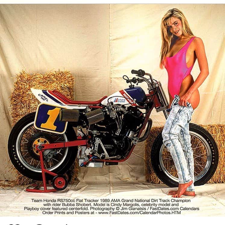 ニッキー・ヘイデンさんのインスタグラム写真 - (ニッキー・ヘイデンInstagram)「Still have a crush on her 😜#womencrushwednesday #RS750 #DreamBike #bubbashobert #LowBoy #CamelPro @bshobert67」11月10日 7時56分 - nicky_hayden