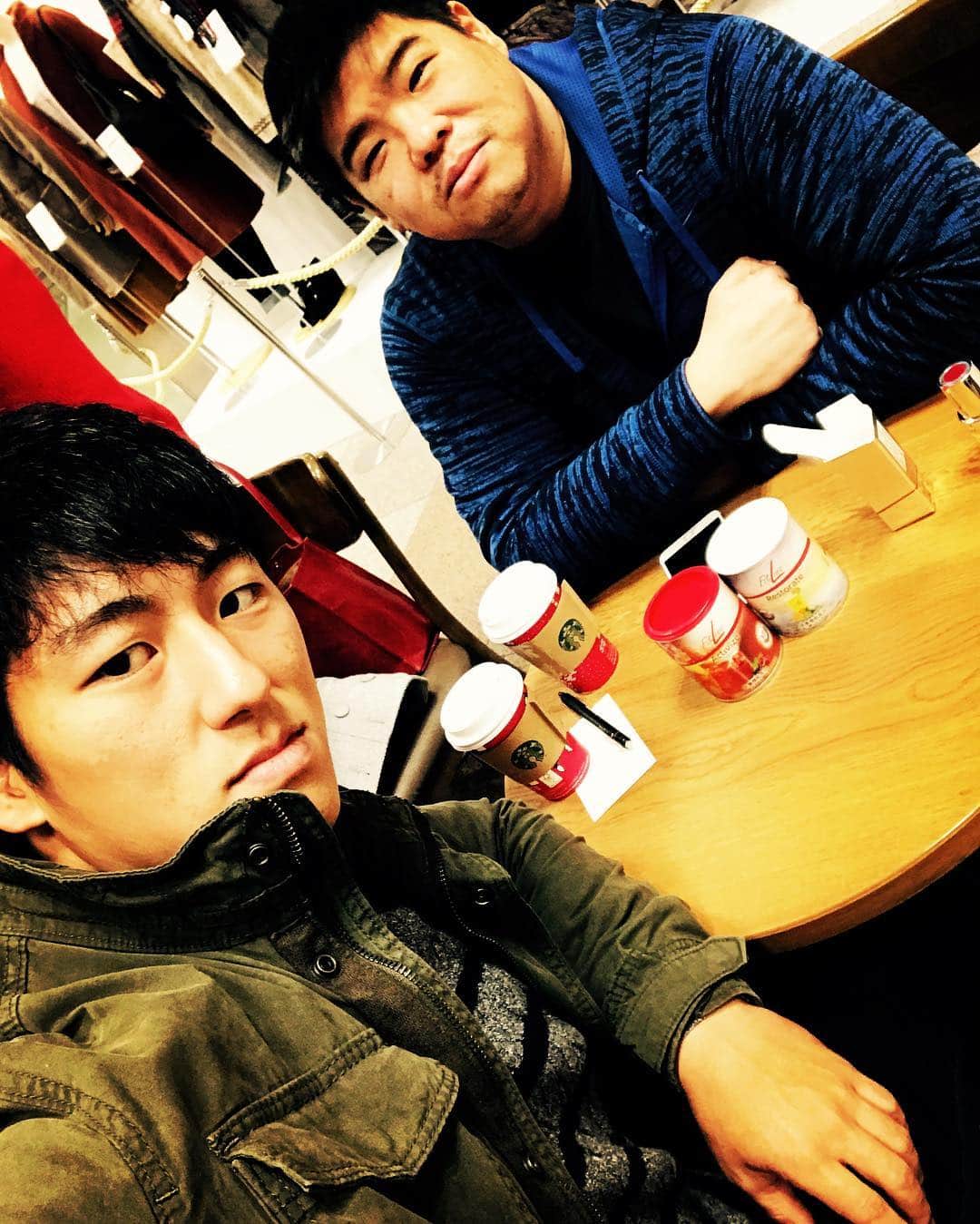 山本俊樹のインスタグラム：「今までに聞いたことのない栄養学を、@kenjifujita78 さんから勉強させてもらっています。栄養面では @kenjifujita78 さんにいつものお世話になっています。アスリートはもちろん、一般の方でも為になります。 #勉強会 #fitline #activize #restorate #山本俊樹 http://7221622.well24.com」