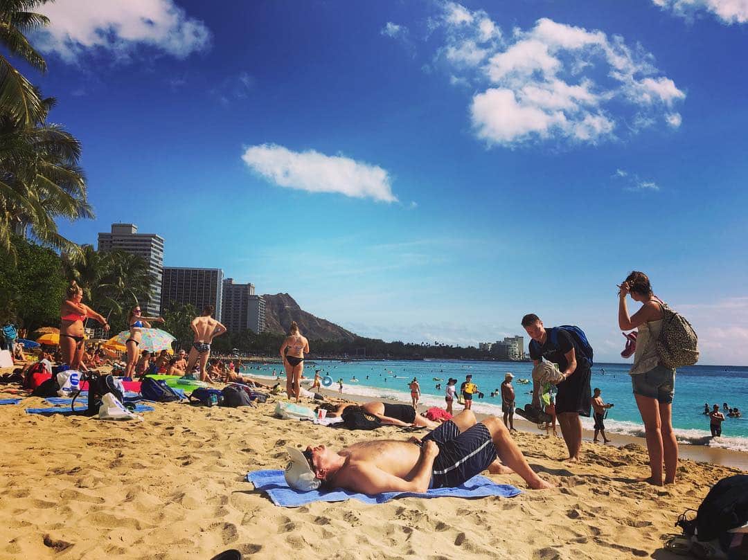海老原優香さんのインスタグラム写真 - (海老原優香Instagram)「めっちゃ晴れてる😎🌴🌴🌴 #hawaii#beach#sunnyday」11月10日 12時18分 - ebioffi