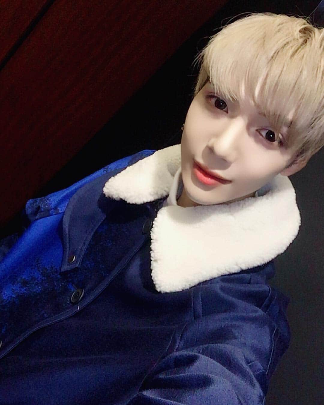 SAKUPANのインスタグラム：「👔❤️ @agiandsam ウールってあったかいね💋  #キャンペーンフォーウール  #CampaignForWool, #woolmark, #choosewool #ISETANMENS」