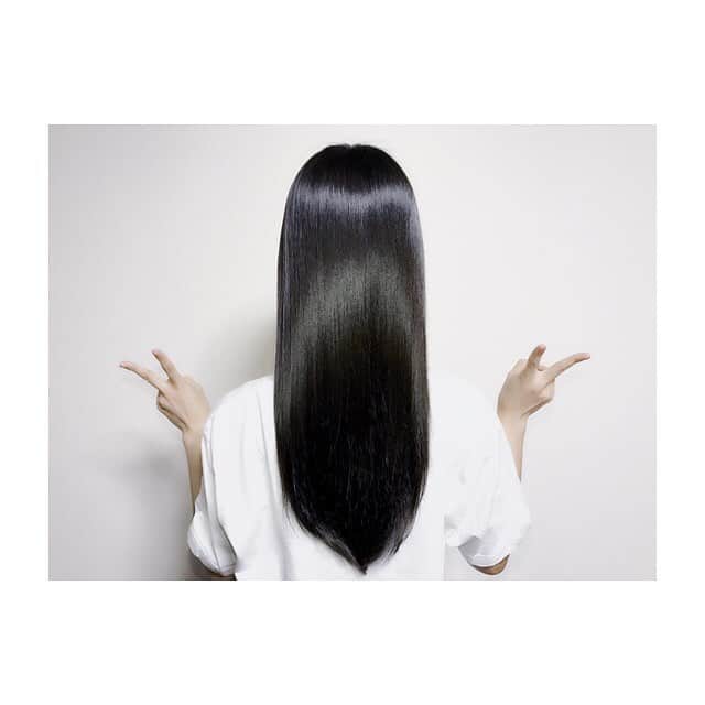 上西恵 上西恵さんのインスタグラム写真 - (上西恵Instagram)「久しぶりに5cm程切りました！ 毛先傷んでたからスッキリツヤツヤ😊❤️ _  #air 💇💈 #黒髪 #艶髪 #ロングヘアー #ストレート #blackhair #longhair #straight」11月10日  20時11分 - jonishi_kei