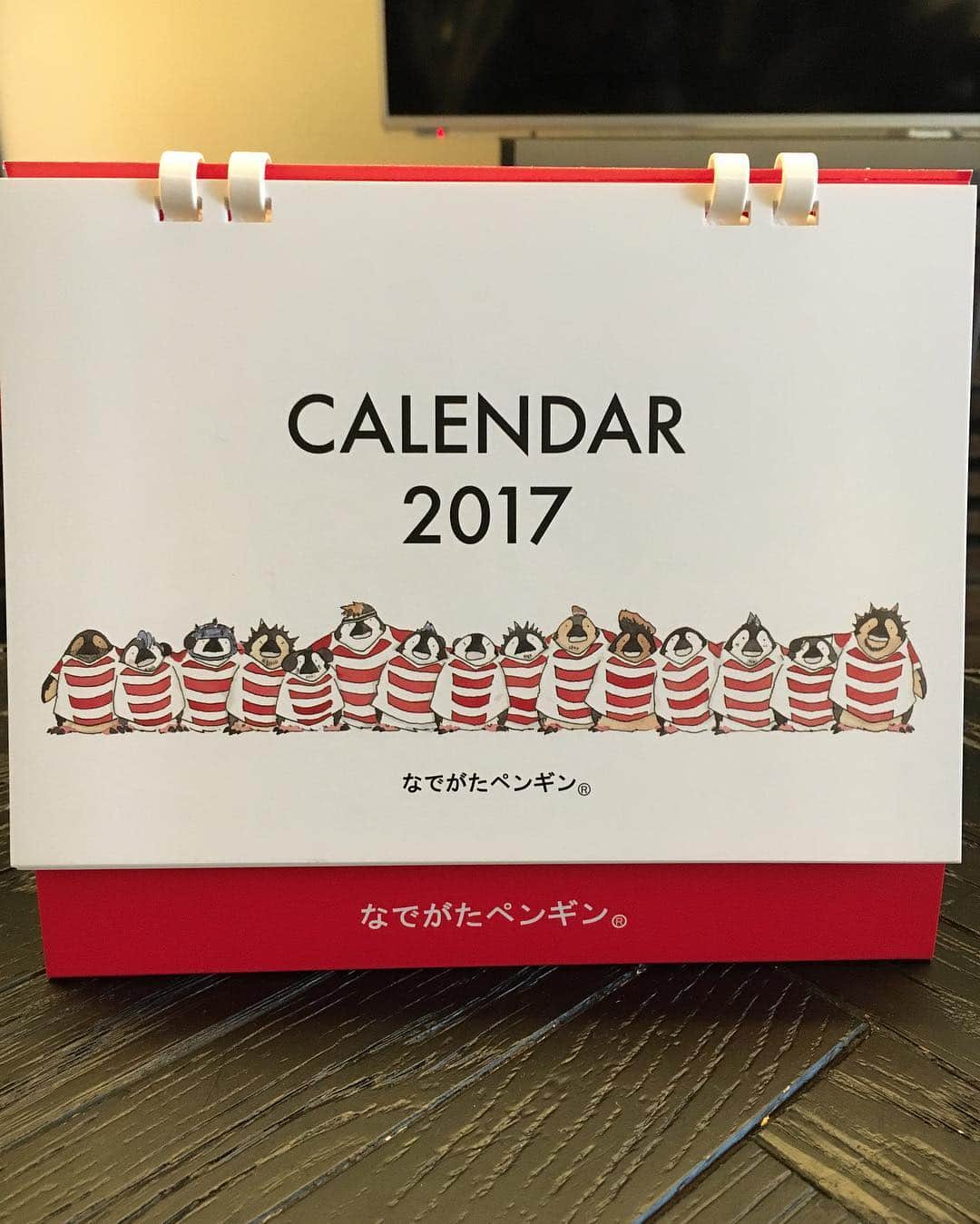稲垣啓太さんのインスタグラム写真 - (稲垣啓太Instagram)「なでがたペンギンさんより2017年のカレンダーを頂きましたよー。このイラストの中に稲垣をモデルにしたペンギンもいますよ。AZS #ラグビー #ラグビー日本代表 #なでがたペンギン #稲垣啓太」11月11日 14時31分 - gaki.keita