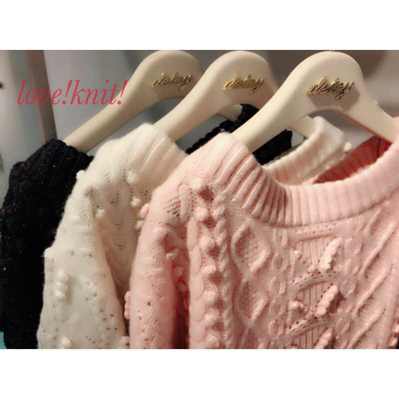 デイシーさんのインスタグラム写真 - (デイシーInstagram)「♡NEW ARRIVAL♡ ＊cable mix ponpon  knit (wht/pnk/blk) ¥17,000+tax #deicy#mecouture#deicyyokohama#knit#fashion#cute#love#winter」11月12日 17時49分 - deicy_official