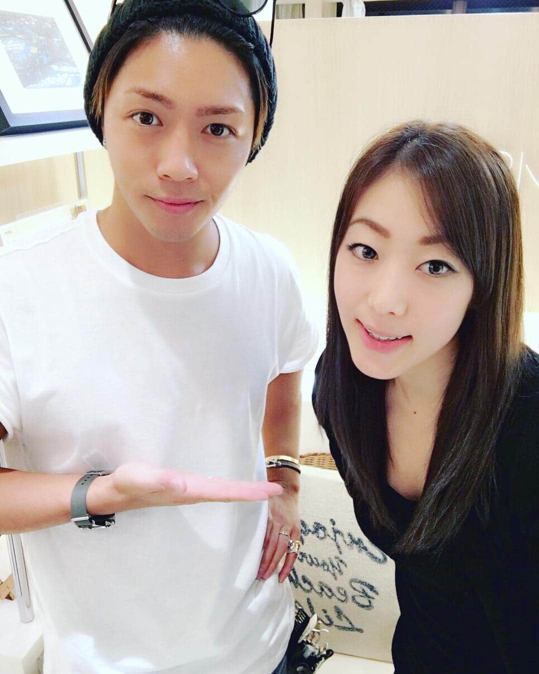 のインスタグラム：「昨日、りゅうじさん @ryuji.1025 に髪の毛を染めていただきました。 結構、落ち着いた感じにしました。 ライオン🦁さんだったので笑 撮影があるので、グレーはまた次回✌🏻️ RISELは遅くまでやってるから、お仕事後でも🆗 「RISEL x.o.x.o」 渋谷区宇田川町35-6 2F 【03-5456-9565 】  RISELxoxoへのご予約 cs.appnt.me/staffs/14416/reserve #risel  #riselxoxo  #riselスタイル」