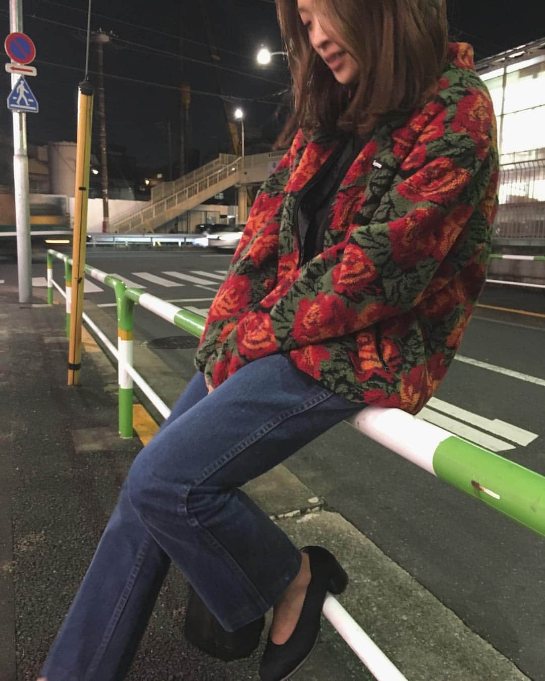 野尻美穂のインスタグラム：「花柄〜🌸 #supreme #フリース #私は赤にした #wrangler #ELIN #のじカジ」
