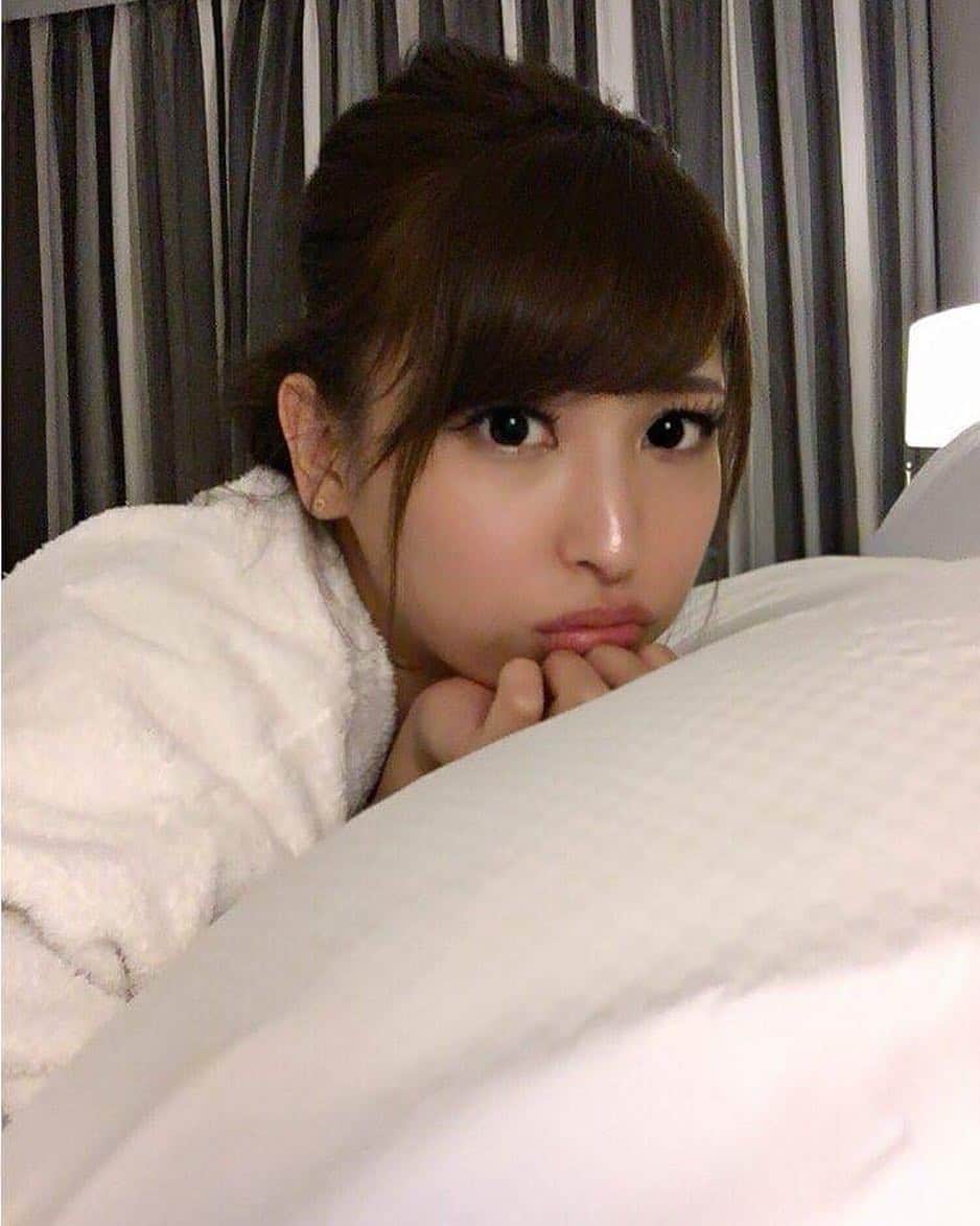 秋山祥子のインスタグラム：「大阪から東京かえるよん！  #フォローしてね♡ #秋山祥子 #MOODYZ #セクシー女優 #更新 #がんばるっ #japan #日本 #Taiwan #台灣 #taipei」