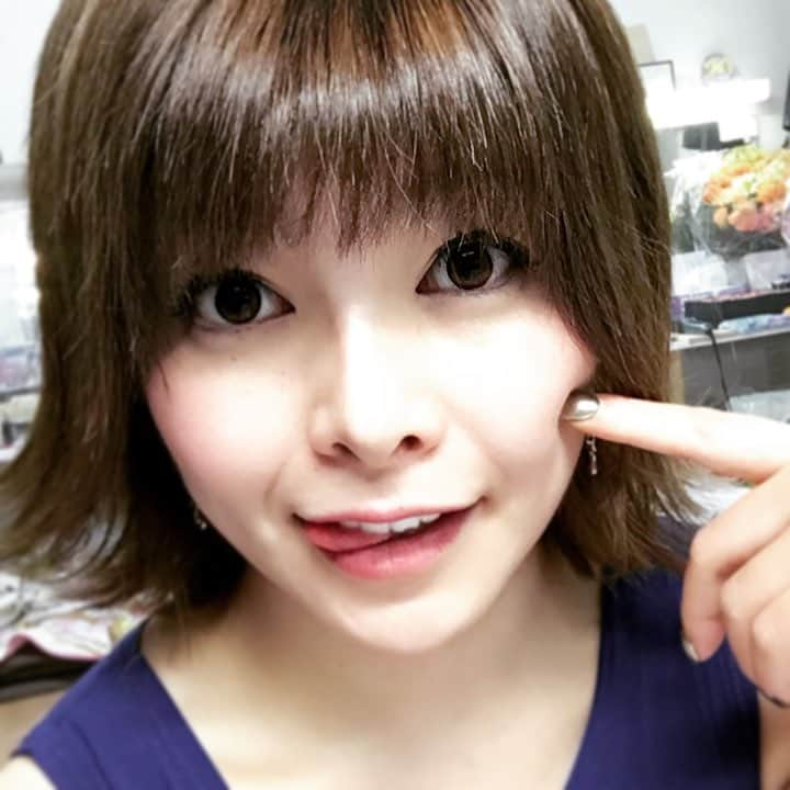 緒川凛のインスタグラム：「#横浜ロック座 本日も無事に終演致しました！ ご来場下さった皆様、有難うございます。  新作『青春Rock』振りを一緒にやって下さる方が…！有難うございます(о´∀`о) 一緒に楽しんで頂けたら幸いです。  20日まで横浜は日ノ出町にてお待ち申し上げております！  #今日の緒川凛」