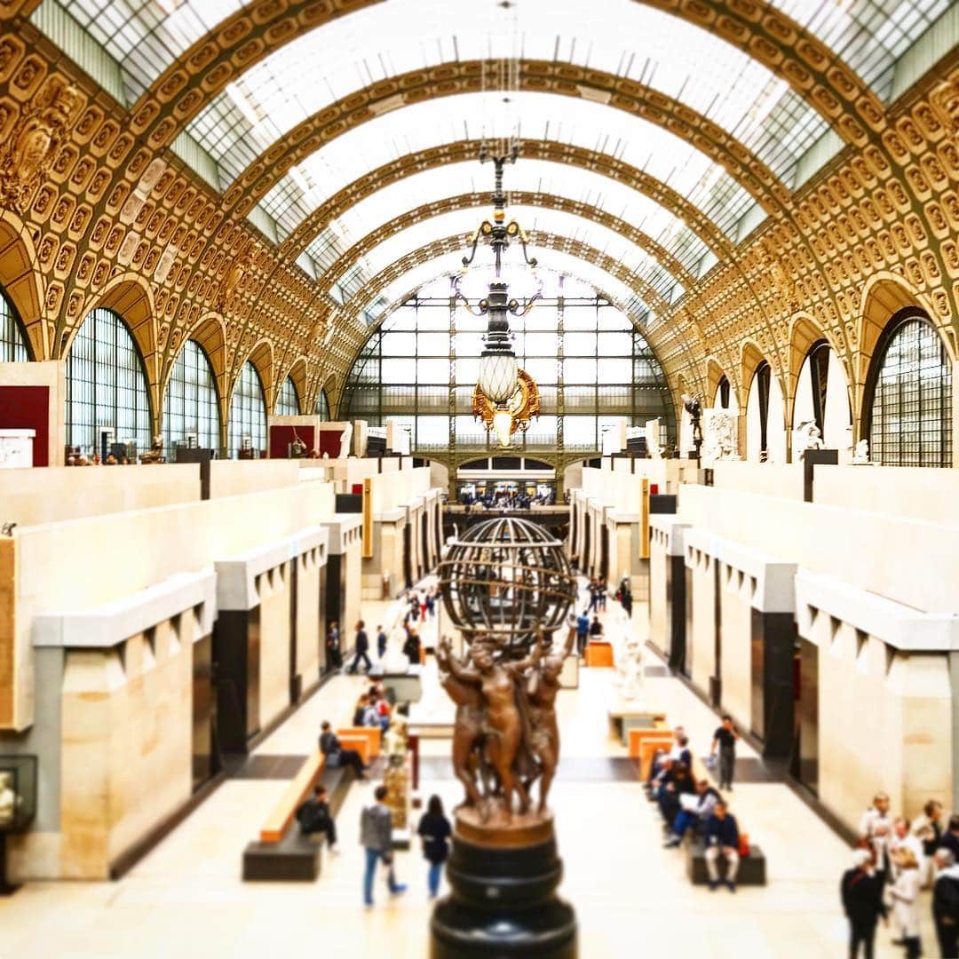 川原亜矢子のインスタグラム：「Musée d'Orsay オルセー美術館 #Victor・laloux  #Gae・aulenti #architecte #paris #france #ヴィクトール・ラルー #ガエ・アウレンティ #建築家 #パリ #フランス」